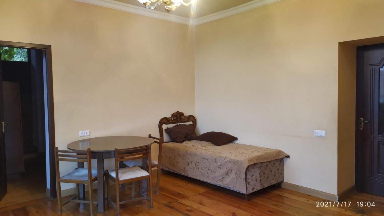 Verishen Guest House B&B Goris Eksteriør billede