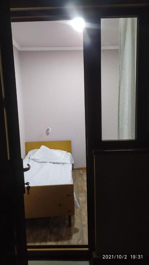 Verishen Guest House B&B Goris Eksteriør billede