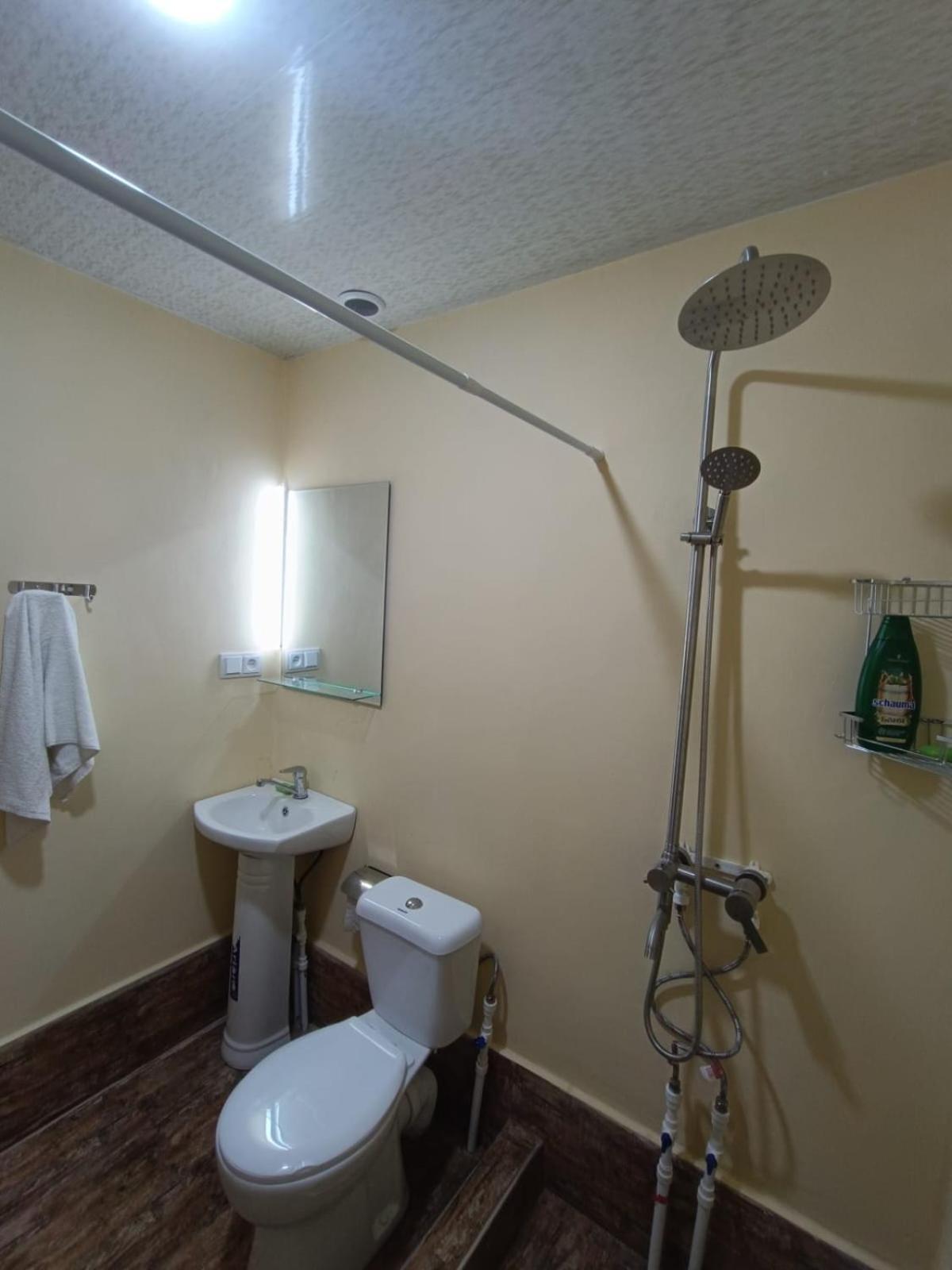 Verishen Guest House B&B Goris Eksteriør billede