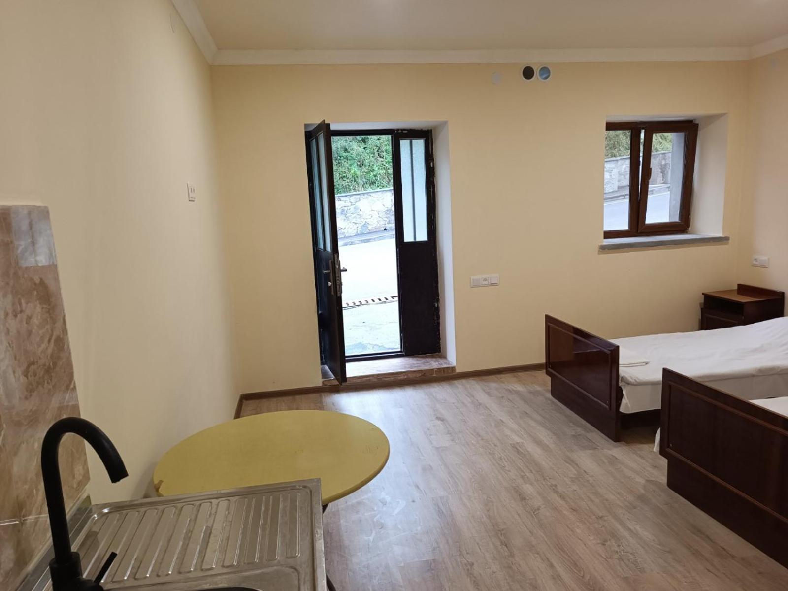 Verishen Guest House B&B Goris Eksteriør billede