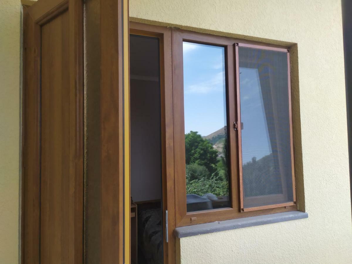 Verishen Guest House B&B Goris Eksteriør billede