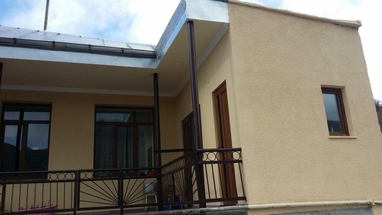Verishen Guest House B&B Goris Eksteriør billede